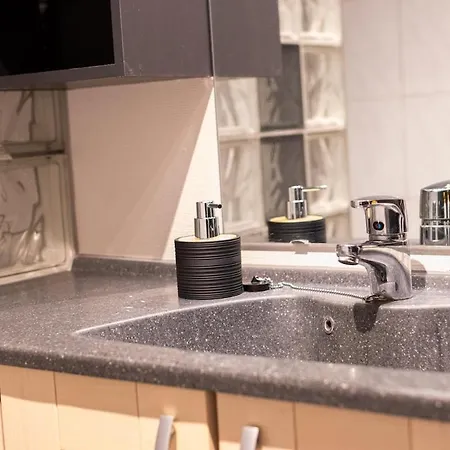 Family Escape, Nature Close, Easy