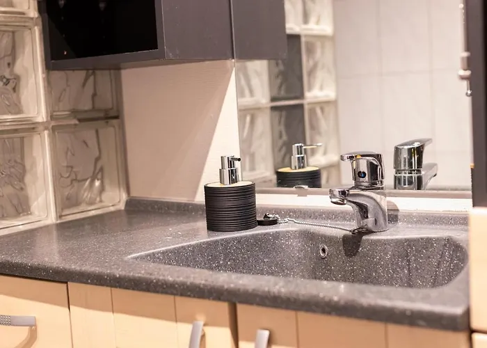 Family Escape, Nature Close, Easy