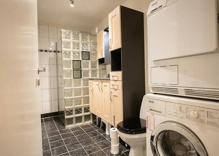 Family Escape, Nature Close, Easy